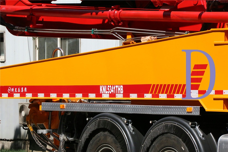 青島混凝土泵車價格 (7)