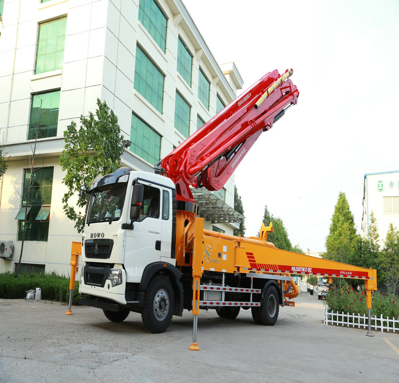 混凝土臂架泵車，小型混凝土泵車，天泵，泵車，小型泵車