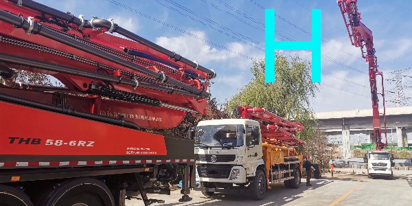 你知道水泥泵車是怎么將水泥泵送上去的嗎？